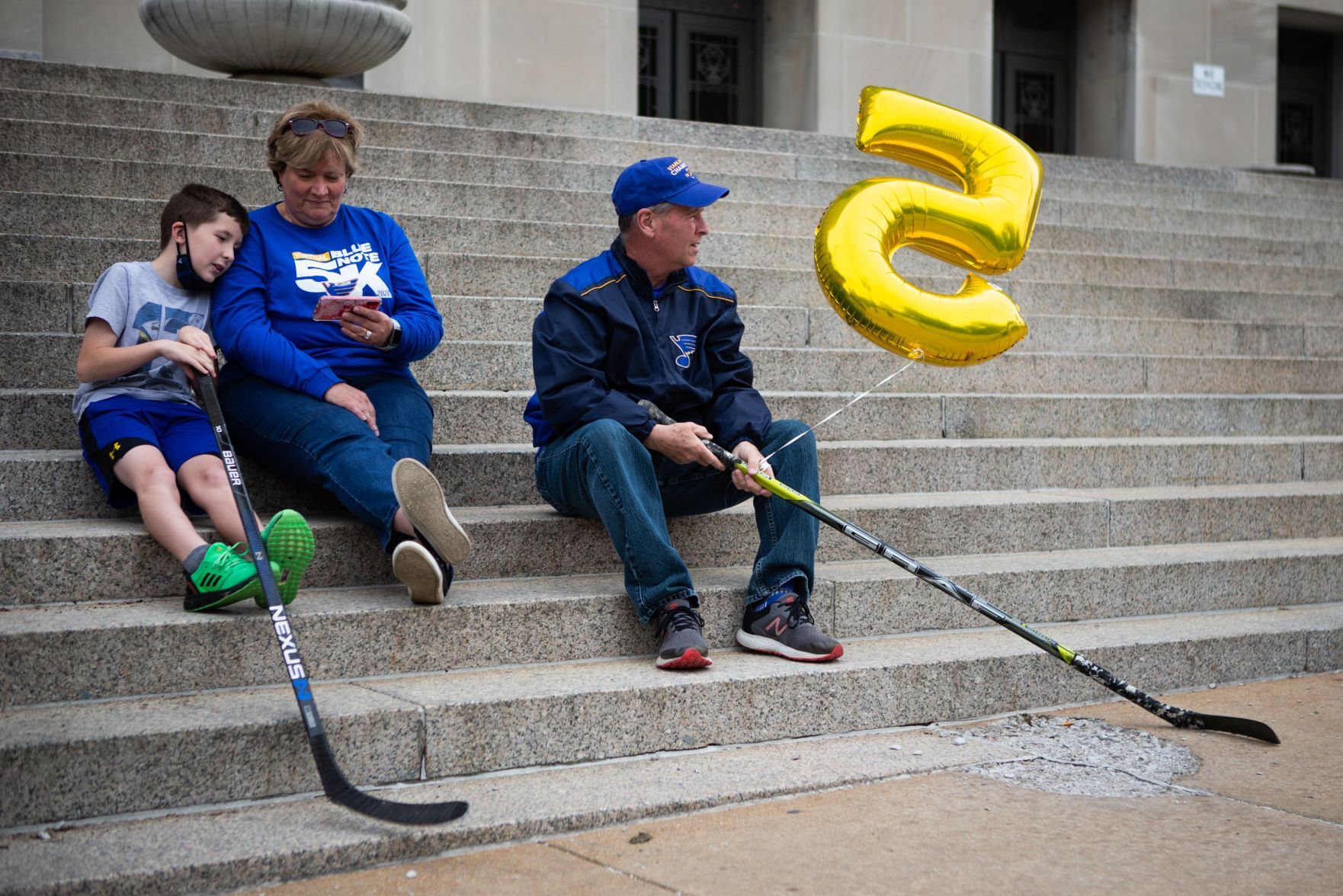 Blues fans line Market Street to pay tribute to Plager 6